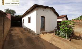 Imagem 2: Casa á venda com 2 dormitórios, 5 vagas e com amplo quintal no bairro Santa Amélia em Votu