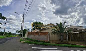 Imagem: Casa á venda com 2 dormitórios com quintal