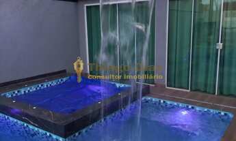 Imagem: Casa com fino acabamento com piscina, varanda