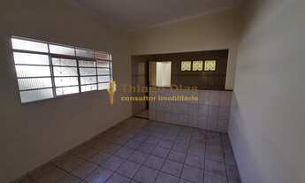 Imagem 4: Casa ampla com edícula à venda e bem localizada no bairro Vale do Sol na cidade de Votupor