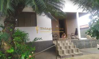 Imagem 6: Casa á venda com 3 dormitórios, ampla garagem e quintal no bairro Vila Paes, região centra