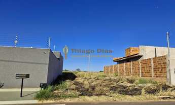 Imagem: Terreno á venda (entrada parcelas) com