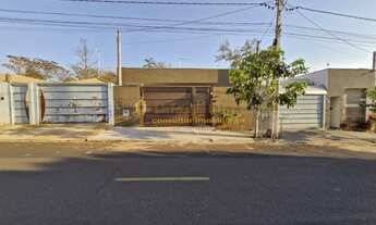 Imagem 2: Casa moderna á venda com 2 dormitórios, 2 banheiros, 2 vagas, quintal no bairro Pacaembu I