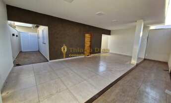 Imagem 3: Casa moderna á venda com 2 dormitórios, 2 banheiros, 2 vagas, quintal no bairro Pacaembu I