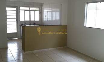 Imagem 7: Casa á venda em ótima localização com 2 dormitórios (sendo 1 suíte), 2 vagas, churrasqueir