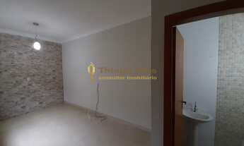 Imagem 7: Casa ampla à venda com 4 dormitórios (sendo 1 suíte com closet), 2 vagas na garagem e vara