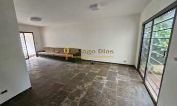 Imagem 6: Casa ampla á venda com 4 dormitórios (sendo 1 suíte com closet), 6 vagas, quintal no bairr