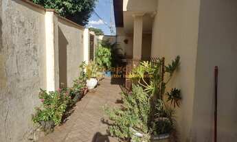 Imagem 2: Casa à venda no bairro São Francisco na cidade de Catanduva/SP