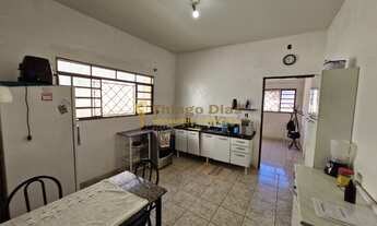 Imagem 6: Casa á venda com 2 dormitórios (sendo 1 suíte) e amplo quintal no bairro Parque Flamingo n