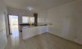 Imagem 5: Casa á venda com 3 dormitórios (sendo 1 suíte), 2 vagas cobertas e varanda com churrasquei