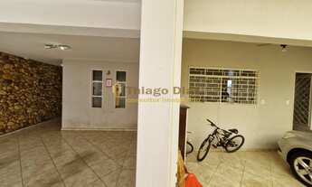 Imagem 6: Casa á venda com 3 dormitórios (sendo 1 suíte), varanda com churrasqueira, 2 vagas no bair