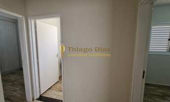 Imagem 7: Casa á venda com 2 dormitórios, 2 vagas, 2 banheiros e ampla varanda com quintal e corredo