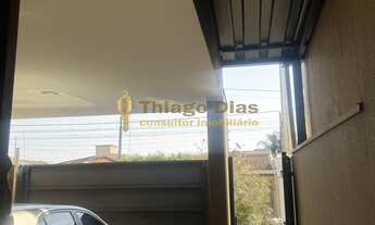 Imagem 2: Casa seminova á venda com 3 dormitórios (sendo 1 suíte), 2 vagas, armários planejados no b