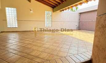 Imagem 2: Sobrado amplo á venda com 3 suítes, piscina espaço gourmet com churrasqueira no nobre Resi