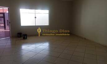 Imagem 2: Casa á venda em ótima localização com 4 vagas, 3 dormitórios e amplo qintal no bairro Resi