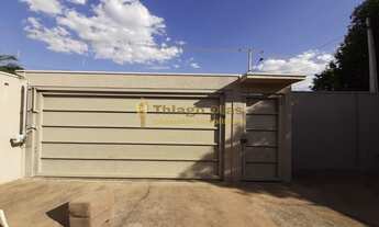 Imagem 2: Casa com 3 dormitórios, ampla varanda com churrasqueira para locação em ótima localização