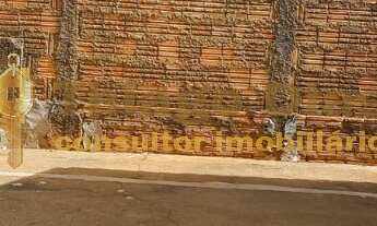 Imagem: Casa á venda com 2 dormitórios no bairro