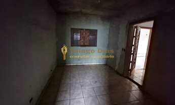 Imagem 7: Casa á venda tipo assobradada com 3 dormitórios (sendo 2 suítes), salas, quintal no bairro