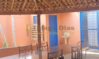 Imagem: Casa com amplo terreno á venda na região