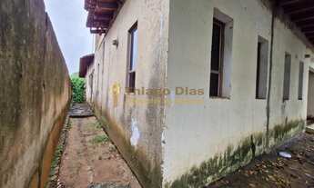 Imagem 3: Casa á venda tipo assobradada com 3 dormitórios (sendo 2 suítes), salas, quintal no bairro