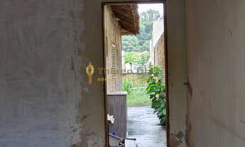 Imagem 2: Casa á venda tipo assobradada com 3 dormitórios (sendo 2 suítes), salas, quintal no bairro