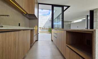 Imagem 5: Casa nova e moderna com 3 suítes, piscina, 2 vagas e cozinha gourmet á venda no bairro Top