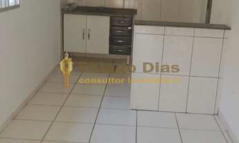 Imagem 2: Casa à venda com 2 dormitórios, 2 vagas cobertas e quintal no bairro Jardim Itália na cida