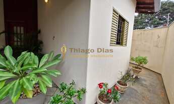 Imagem 3: Casa á venda com 2 dormitórios (sendo 1 suíte), churrasqueira, 2 vagas, em ótima localizaç