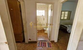 Imagem 6: Casa á venda de esquina com 2 dormitórios, amplo quintal no bairro Chácara Aviação na cida