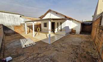 Imagem 2: Casa á venda com amplo terreno em ótima localização no bairro Pozzobon na cidade de Votupo