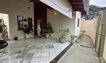 Imagem 2: Casa á venda com 2 dormitórios (sendo 1 suíte), churrasqueira, 2 vagas, em ótima localizaç