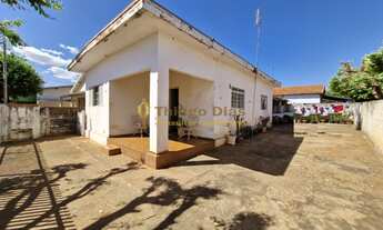 Imagem: Casa á venda de esquina com 2 dormitórios