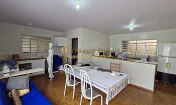 Imagem 5: Casa á venda com 3 dormitórios, amplo quintal na região central da cidade de Votuporanga/S