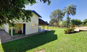 Imagem 3: Chácara á venda com piscina, mini campo de futebol, varanda com churrasqueira em ótima loc