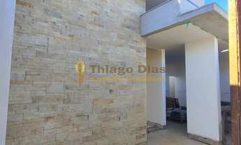 Imagem 2: Casa nova e moderna á venda com 3 dormitórios (sendo 1 suíte com closet), 2 vagas e cozinh