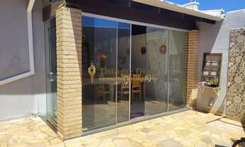 Imagem 7: Casa moderna á venda com 3 dormitórios (sendo 1 suíte com closet e banheira de hidro) no b