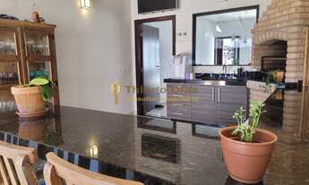 Imagem 3: Casa moderna á venda com 3 dormitórios (sendo 1 suíte com closet e banheira de hidro) no b