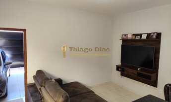 Imagem 6: Casa á venda com 2 dormitórios, garagem gourmet com churrasqueira em ótima localização no