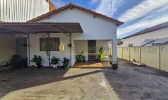 Imagem 2: Casa á venda com amplo terreno no bairro Boa Vista, região central na cidade de Votuporang