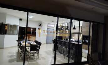 Imagem 6: Casa moderna á venda com piscina, varanda gourmet com churrasqueira e 4 vagas no bairro Re