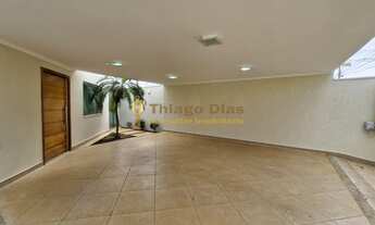 Imagem 3: Casa ampla á venda com 3 vagas, escritório, 3 dormitórios, piscina, churrasqueira e quinta