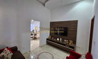 Imagem 4: Casa á venda com 3 dormitórios, churrasqueira, quintal e salão comercial no bairro Cohab C