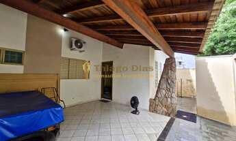 Imagem 2: Casa á venda com 3 dormitórios (sendo 1 suíte) e 2 vagas em nobre bairro San Remo na cidad