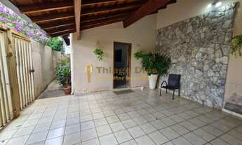 Imagem 2: Casa á venda com 3 dormitórios (sendo 1 suíte), 2 vagas cobertas, em ótima localização no