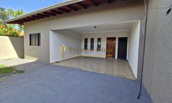 Imagem 2: Casa á venda com 3 dormitórios (sendo 1 suíte), 2 vagas, quintal amplo e bem localizada no