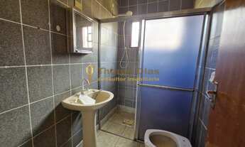 Imagem 6: Sobrado á venda com 4 dormitórios, 4 salas e amplo quintal no bairro Bom Clima na cidade d