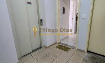 Imagem 4: Apartamento mobiliado com 1 dormitório e 1 vaga de garagem á venda em ótima localização no