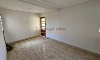 Imagem 7: Sobrado á venda com 4 dormitórios, 4 salas e amplo quintal no bairro Bom Clima na cidade d