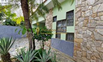 Imagem 4: Casa ampla com 4 dormitórios, escritório, edícula, piscina, quintal á venda na região cent