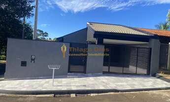 Imagem 2: Casa moderna á venda com 2 dormitórios, churrasqueira, quintal no bairro Cohab Cris II na